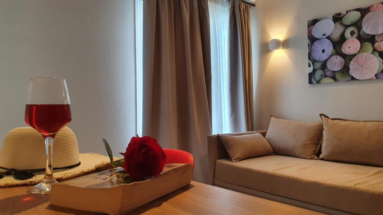 Astra Luxury Aparthotel