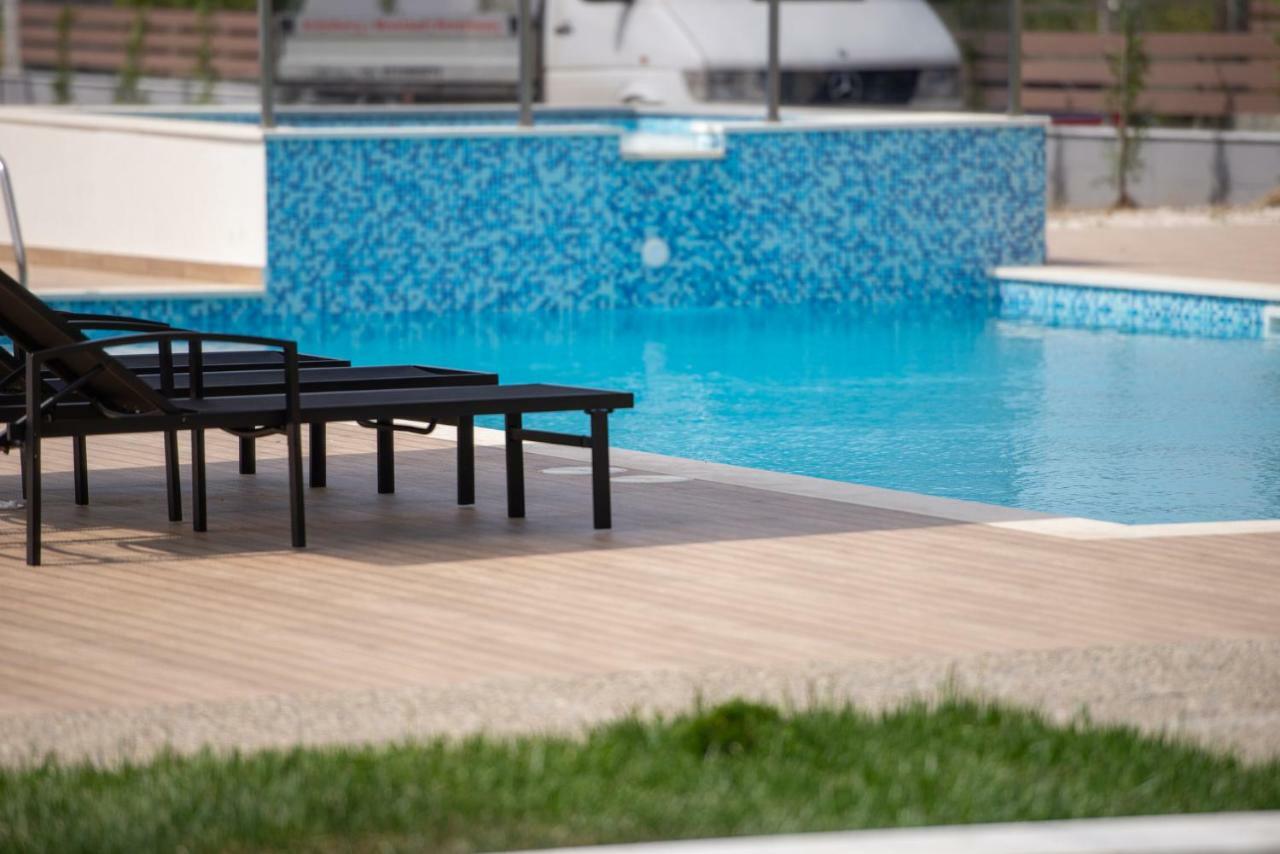 Astra Luxury Aparthotel
